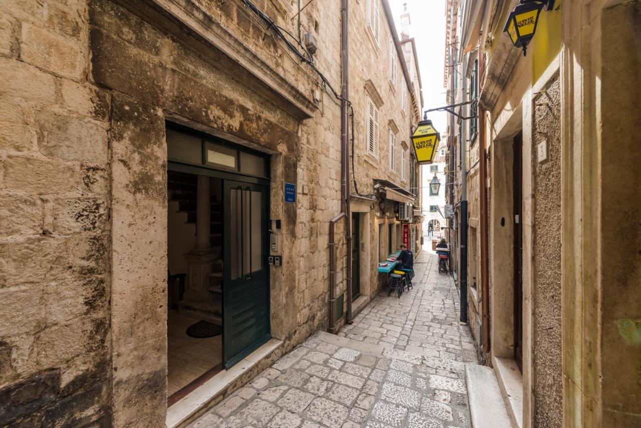 Niko, Ragusa